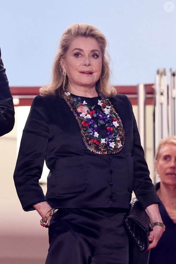 Nommée à 14 reprises, l'actrice de 80 ans a reçu deux fois le César de la meilleure actrice
 
Catherine Deneuve - Descente des marches du film " Marcello Mio " lors du 77ème Festival International du Film de Cannes, au Palais des Festivals à Cannes. Le 21 mai 2024 © Jacovides-Moreau / Bestimage