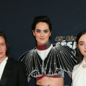 Le jeune femme a pris désormais ses distances avec le cinéma français.
Adèle Haenel, Celine Sciamma, Noémie Merlant (en Louis Vuitton et Cartier - Maquillage Estée Lauder - Coiffure Margaux Rousse Malpat) et Luana Bajrami lors du photocall lors de la 45ème cérémonie des César à la salle Pleyel à Paris le 28 février 2020 © Dominique Jacovides / Olivier Borde / Bestimage