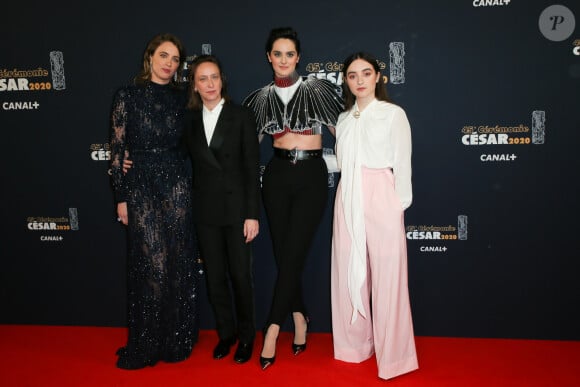 Le jeune femme a pris désormais ses distances avec le cinéma français.
Adèle Haenel, Celine Sciamma, Noémie Merlant (en Louis Vuitton et Cartier - Maquillage Estée Lauder - Coiffure Margaux Rousse Malpat) et Luana Bajrami lors du photocall lors de la 45ème cérémonie des César à la salle Pleyel à Paris le 28 février 2020 © Dominique Jacovides / Olivier Borde / Bestimage