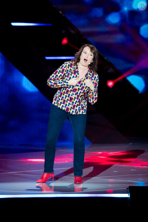 Après plus de 25 ans de vie commune
Anne Roumanoff - Enregistrement de l'émission "Les comiques préférés des français, les 30 femmes les plus drôles" à la Seine Musicale à Paris. Le 11 octobre 2021. © Tiziano Da Silva / Bestimage