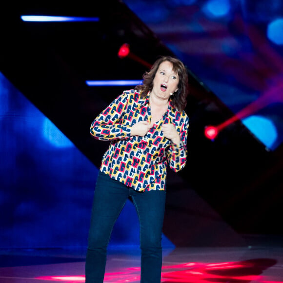 Après plus de 25 ans de vie commune
Anne Roumanoff - Enregistrement de l'émission "Les comiques préférés des français, les 30 femmes les plus drôles" à la Seine Musicale à Paris. Le 11 octobre 2021. © Tiziano Da Silva / Bestimage