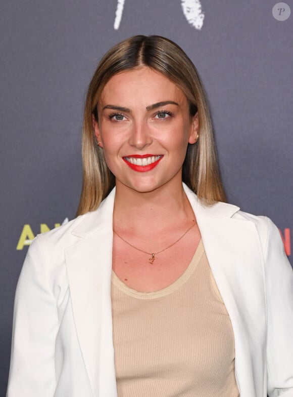 En effet, Inès Vandamme promet qu'elle n'en a pas fini avec l'immobilier !
Inès Vandamme - Avant-première du documentaire Netflix "Angèle" au Grand Rex à Paris le 9 novembre 2021. © Coadic Guirec/Bestimage