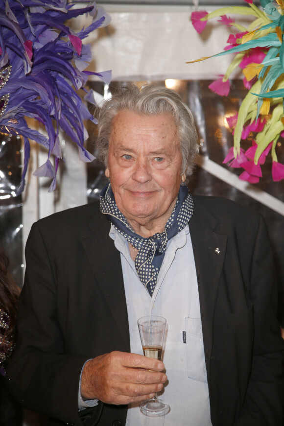 Alain Delon - Célébrités lors de l'inauguration de la grande roue de Paris, France, le 17 novembre 2017. © Christophe Aubert/Bestimage 