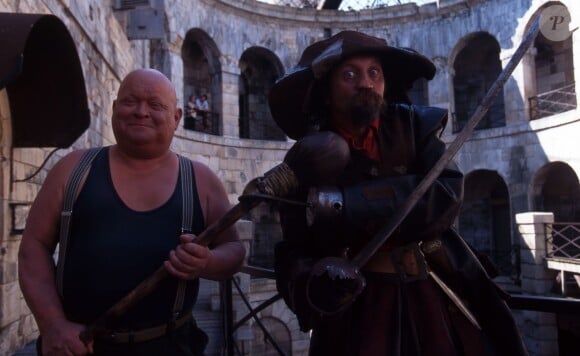 La Boule (Yves Marchesseau) et Jabo le pirate, dans Fort Boyard en 1996 sur l'Ile d'Oléron