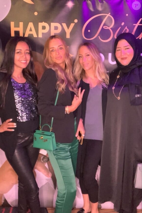 Wafaa Nakkoury, Barbara Anelka, Sandra Evra et Nawal - Soirée d'anniversaire de Fouad Ben Kouider (mari de Nawel Debbouze) à Paris le 2 octobre 2021.