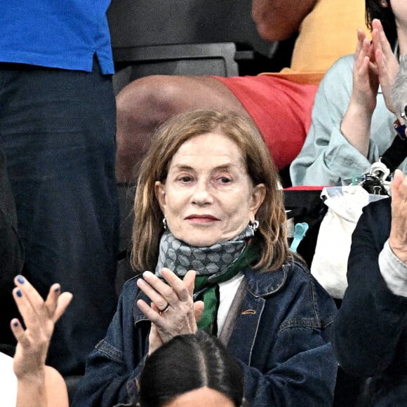 Isabelle Huppert et Ronald Chammah pendant les JO 2024