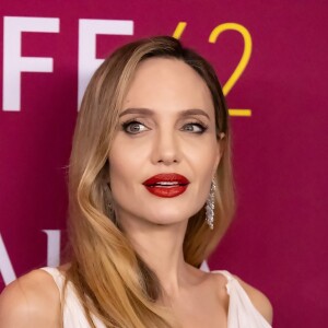 Ce jour-là, la star hollywoodienne était rayonnante sur le tapis rouge
Angelina Jolie à New-York pour la grande première du film Maria le dimanche 29 septembre 2024.