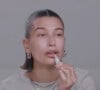 Chaque star a sa routine beauté. Et n'hésite pas à prodiguer des conseils à ses abonnés.
Hailey Rhode Bieber donne ses conseils beauté avec sa gamme de cosmétiques "Rhode" à Los Angeles, le 8 juin 2023.