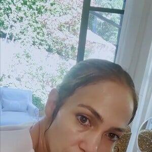 Mais au fait, c'est quoi le Skin-icing et quels sont les bienfaits du froid ?
Jennifer Lopez prodigue des conseils beauté sur Instagram. Los Angeles. September 16th, 2021.