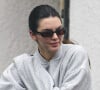 Il y en a pour tout le monde et malgré leur nombre, les cours affichent rapidement complet. Il faut dire que cette discipline compte de plus en plus d'aficionados, et comme toute activité sportive, elle rend rapidement addict. 
Kendall Jenner sort de son cours de Pilates, à Los Angeles.