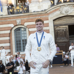 Léon Marchand - Les Toulousains ont accueilli avec ferveur les athlètes de la Ville rose et de ses alentours, après leur performance aux Jeux Olympiques de Paris 2024 sur la place du Capitole le 18 septembre 2024. © Frédéric Maligne/Bestimage