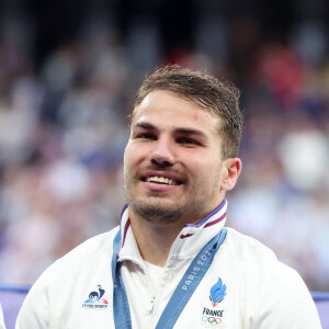 Le rugbyman est l'invité de l'émission "Les rencontres du Papotin"

Antoine Dupont - La France remporte la finale en Rugby à 7 après sa victoire face à Fidji (et sa première médaille d'or) lors des Jeux Olympiques (JO) de Paris 2024 au Stade de France à Saint-Denis, Seine Saint-Denis, France, le 27 juillet 2024. © Jacovides-Perusseau/Bestimage