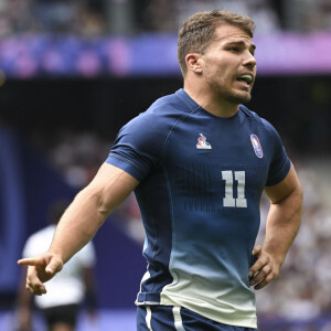 Antoine Dupont - Match de rugby à 7 opposant la France aux Fidji (12-19) lors des Jeux Olympiques (JO) de Paris 2024, au stade de France à Saint-Denis, Seine Saint-Denis, France, le 25 juillet 2024. © Michael Baucher/Panoramic/Bestimage