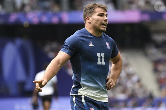 Antoine Dupont - Match de rugby à 7 opposant la France aux Fidji (12-19) lors des Jeux Olympiques (JO) de Paris 2024, au stade de France à Saint-Denis, Seine Saint-Denis, France, le 25 juillet 2024. © Michael Baucher/Panoramic/Bestimage