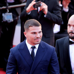 L'occasion pour Antoine Dupont de répondre à tout type de question

Antoine Dupont et le chanteur Oli - Montée des marches du film " Emilia Perez " lors du 77ème Festival International du Film de Cannes, au Palais des Festivals à Cannes. Le 18 mai 2024 © Jacovides-Moreau / Bestimage