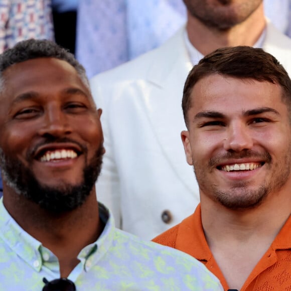 Boris Diaw et Antoine Dupont - Célébrités dans les tribunes de la finale homme des Internationaux de France de tennis de Roland Garros 2024 à Paris le 9 juin 2024. © Jacovides-Moreau/Bestimage