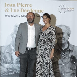 Kad Merad et sa compagne Julia Vignali, lors de la cérémonie de clôture de la 12e édition du Festival du film Lumière à Lyon, du 10 au 18 octobre 2020. © Sandrine Thesillat / Panoramic / Bestimage