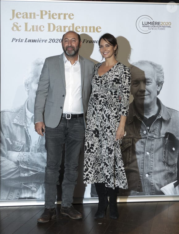 Kad Merad et sa compagne Julia Vignali, lors de la cérémonie de clôture de la 12e édition du Festival du film Lumière à Lyon, du 10 au 18 octobre 2020. © Sandrine Thesillat / Panoramic / Bestimage