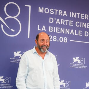 Kad Merad au photocall du film "Finalement" lors du 81ème festival international du film de Venise, la Mostrav le 2 septembre 2024. © Lucia Sabatelli / Bestimage