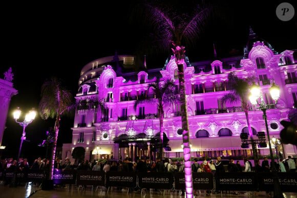 Illustration - S.A.S. la Princesse Charlène, Présidente d'Honneur de l'association Pink Ribbon, a procédé à l'illumination de la place du casino en rose à Monaco le 4 Octobre 2024. © Dominique Jacovides - Bruno Bebert / Bestimage 