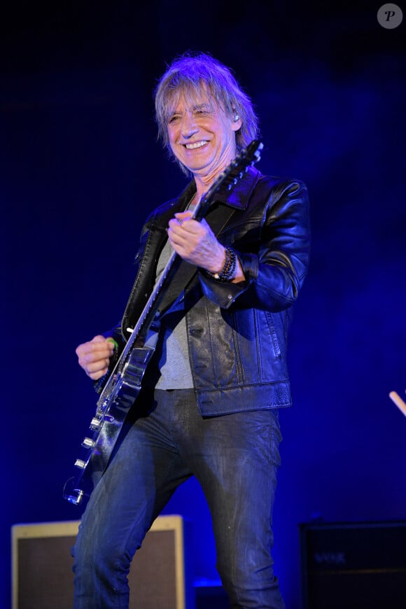 Jean-Louis Aubert en concert pour le festival du château de Solliès-Pont, France, le 16 juillet 2021. © Patrick Carpentier/Bestimage 