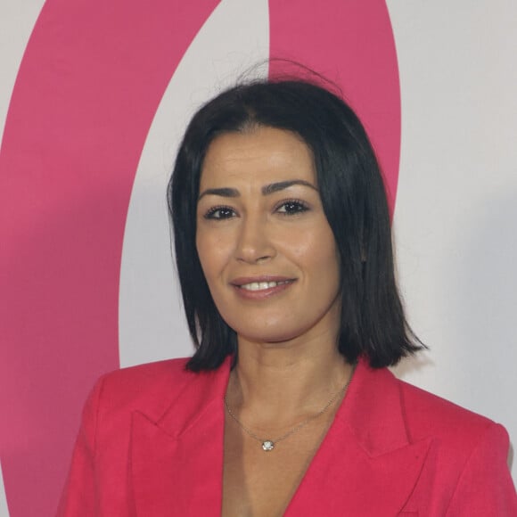 Karima Charni - Lancement de la campagne Octobre Rose 2024 sur la Place Vendôme à Paris le 30 septembre 2024, autour d'un spectacle magique et émouvant, mettant en scène des femmes concernées, mis en scène par Amir pour le coup d'envoi de la campagne annuelle de lutte contre les cancers du sein. © Coadic Guirec/Bestimage