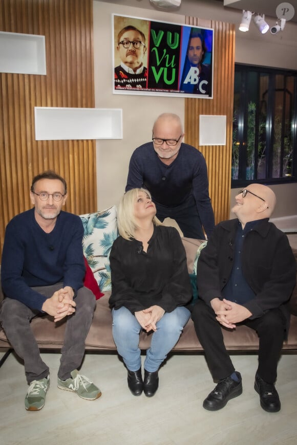 Exclusif - Jean-Paul Rouve, Olivier Baroux, Isabelle Nanty, Michel Blanc - Le casting du film "Les Tuche 4" lors de l'enregistrement de l'émission "C à vous" à Paris, diffusée en direct le 8 décembre sur France 5 © Jack Tribeca / Bestimage 