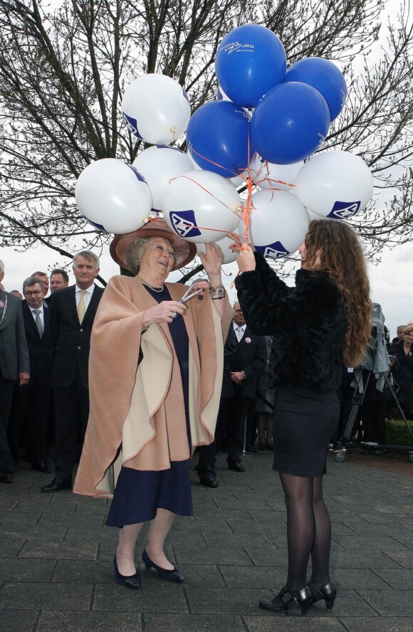 La reine Beatrix des Pays-Bas a célébré le 125e anniversaire de VVV avec André Rieu, le 26 mars 2010