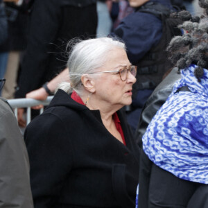 Josiane Balasko arrive à la cérémonie d'enterrement de l'acteur français Michel Blanc à l'église Saint Eustache à Paris, France, le 10 octobre 2024. Il est décédé le 4 octobre à la suite d'une crise cardiaque consécutive à un choc anaphylactique. Michel Blanc était connu pour son rôle du célibataire maladroit Jean-Claude Dusse dans le film " Les Bronzés " de 1978. Photo par Nasser Berzane/ABACAPRESS.COM
Traduit avec DeepL.com (version gratuite)