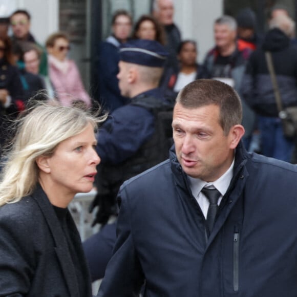 Karin Viard arrive à la cérémonie d'enterrement de l'acteur français Michel Blanc à l'église Saint Eustache à Paris, France, le 10 octobre 2024. Il est décédé le 4 octobre à la suite d'une crise cardiaque consécutive à un choc anaphylactique. Michel Blanc était connu pour son rôle du célibataire maladroit Jean-Claude Dusse dans le film " Les Bronzés " de 1978. Photo par Nasser Berzane/ABACAPRESS.COM
Traduit avec DeepL.com (version gratuite)