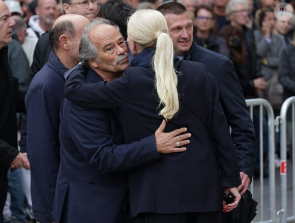 Jean-Pierre Lavoignat arrive à la cérémonie d'enterrement de l'acteur français Michel Blanc à l'église Saint Eustache à Paris, France, le 10 octobre 2024. Il est décédé le 4 octobre à la suite d'une crise cardiaque consécutive à un choc anaphylactique. Michel Blanc était connu pour son rôle du célibataire maladroit Jean-Claude Dusse dans le film " Les Bronzés " de 1978. Photo par Nasser Berzane/ABACAPRESS.COM
Traduit avec DeepL.com (version gratuite)