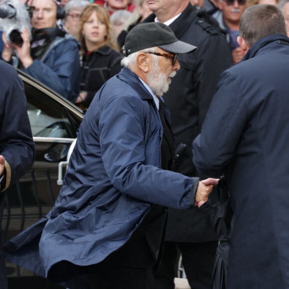 Ainsi que Gérard Jugnot
Gérard Jugnot arrive à la cérémonie d'enterrement de l'acteur français Michel Blanc à l'église Saint Eustache à Paris, France, le 10 octobre 2024. Il est décédé le 4 octobre à la suite d'une crise cardiaque consécutive à un choc anaphylactique. Michel Blanc était connu pour son rôle du célibataire maladroit Jean-Claude Dusse dans le film " Les Bronzés " de 1978. Photo par Nasser Berzane/ABACAPRESS.COM