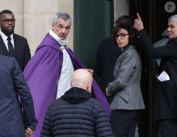 Rachida Dati arrive à la cérémonie d'enterrement de l'acteur français Michel Blanc à l'église Saint Eustache à Paris, France, le 10 octobre 2024. Il est décédé le 4 octobre à la suite d'une crise cardiaque consécutive à un choc anaphylactique. Michel Blanc était connu pour son rôle du célibataire maladroit Jean-Claude Dusse dans le film " Les Bronzés " de 1978. Photo par Nasser Berzane/ABACAPRESS.COM