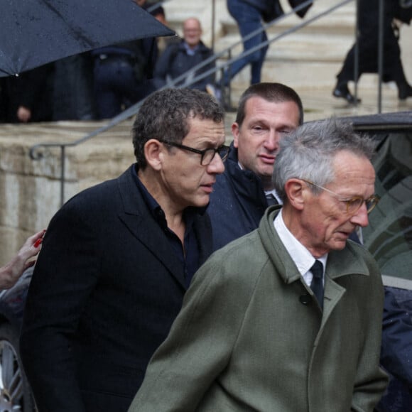 Dany Boon et Patrice Leconte arrivent à la cérémonie d'enterrement de l'acteur français Michel Blanc à l'église Saint Eustache à Paris, France, le 10 octobre 2024. Il est décédé le 4 octobre à la suite d'une crise cardiaque consécutive à un choc anaphylactique. Michel Blanc était connu pour son rôle du célibataire maladroit Jean-Claude Dusse dans le film " Les Bronzés " de 1978. Photo par Nasser Berzane/ABACAPRESS.COM