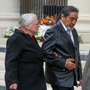 Josiane Balasko soutenue par son mari George Aguilar
Josiane Balasko et son mari George Aguilar - Obsèques de Michel Blanc en l'église Saint-Eustache à Paris. © Moreau / Jacovides / Bestimage 