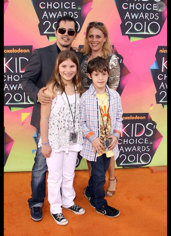 L'actrice Maria Bello, venue en famille lors de la 23e cérémonie des Kids' Choice Awards, samedi 27 mars.
