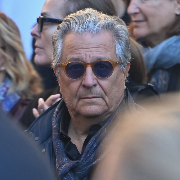 Christian Clavier, lors de la cérémonie d'enterrement de l'acteur français Michel Blanc à l'église Saint Eustache à Paris, France, le 10 octobre 2024. Il est décédé le 4 octobre à la suite d'une crise cardiaque consécutive à un choc anaphylactique. Blanc était connu pour son rôle du célibataire maladroit Jean-Claude Dusse dans le film "Les Bronzés" de 1978. Photo par Franck Castel/ABACAPRESS.COM