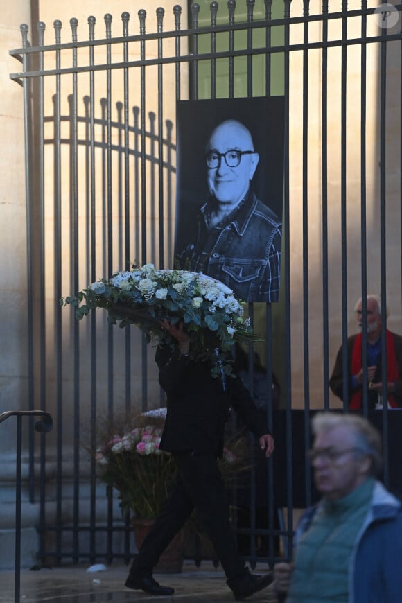 De nombreux amis de l'acteur sont venus lui rendre un dernier hommage...
Cérémonie d'enterrement de l'acteur français Michel Blanc à l'église Saint Eustache à Paris, France, le 10 octobre 2024. Il est décédé le 4 octobre à la suite d'une crise cardiaque consécutive à un choc anaphylactique. Blanc était connu pour son rôle du célibataire maladroit Jean-Claude Dusse dans le film "Les Bronzés" de 1978. Photo par Franck Castel/ABACAPRESS.COM