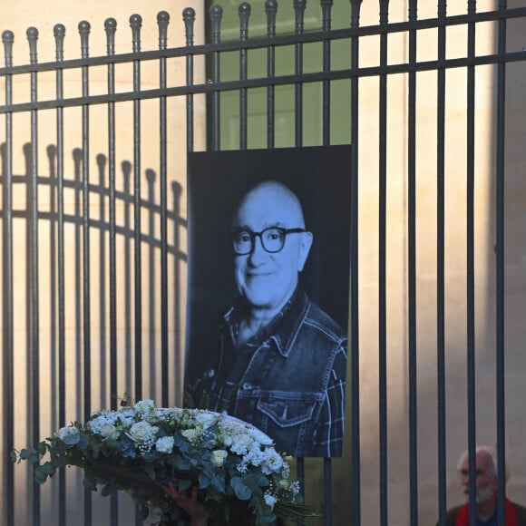 De nombreux amis de l'acteur sont venus lui rendre un dernier hommage...
Cérémonie d'enterrement de l'acteur français Michel Blanc à l'église Saint Eustache à Paris, France, le 10 octobre 2024. Il est décédé le 4 octobre à la suite d'une crise cardiaque consécutive à un choc anaphylactique. Blanc était connu pour son rôle du célibataire maladroit Jean-Claude Dusse dans le film "Les Bronzés" de 1978. Photo par Franck Castel/ABACAPRESS.COM