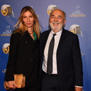 Avec une femme prénommée Patricia Campi 
Gérard Jugnot et sa femme Patricia Campi lors de la quatrième soirée de la 3ème édition du Festival Cinéroman à Nice, France, le 23 octobre 2021. © Bruno Bebert/Bestimage 