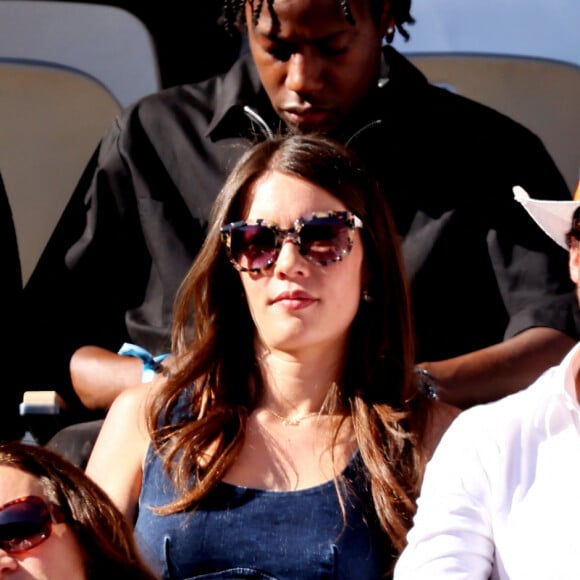 Thomas Hollande et sa femme Emilie Broussouloux - Célébrités dans les tribunes des Internationaux de France de tennis de Roland Garros 2024 à Paris le 7 juin 2024. © Jacovides-Moreau/Bestimage 