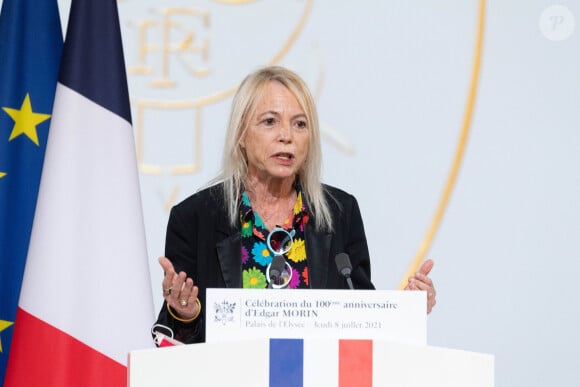 Laure Adler - Le président de la République française, Emmanuel Macron reçoit le sociologue Edgar Morin, à l'occasion de ses 100 ans, au palais de l'Elysée à Paris, France, le 8 juillet 2021. © Jacques Witt/Pool/Bestimage