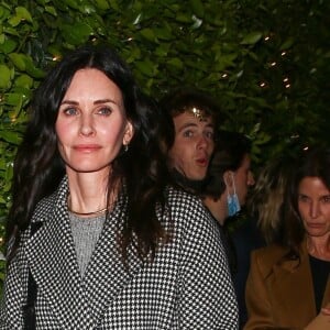 Exclusif - Courteney Cox a dîné avec des amis au restaurant Giorgio Baldi à Santa Monica le 25 février 2022.