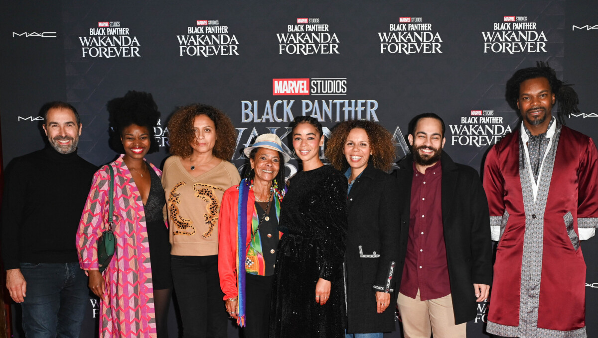 Photo : Julien Sibre , Amélia Ewu, Géraldine Asselin, Maïk Darah