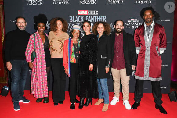 Julien Sibre , Amélia Ewu, Géraldine Asselin, Maïk Darah, Aurélie Konaté, Fily Keita, Elias Changuel et Asto Montcho - Avant-première du film "Black Panther: Wakanda Forever" au Grand Rex à Paris le 7 novembre 2022. © Coadic Guirec/Bestimage