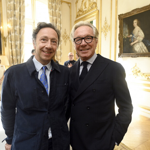 Le journaliste spécialisé dans les royautés Stéphane Bern et le créateur de mode Edouard Vermeulen lors déjeuner de travail avec les acteurs français et belges de l'industrie créative et culturelle à l'Hôtel de Ville de Paris, France, le 15 octobre 2024, le deuxième jour de la visite officielle du couple royal belge en France. © Didier Lebrun/Pool/Photonews/Bestimage 