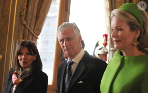 Le roi Philippe et la reine Mathilde de Belgique reçus par Anne Hidalgo, maire de Paris, lors de la visite du couple royal en France, le 15 octobre 2024. © Jonathan Rebboah / Panoramic / Bestimage 