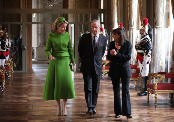 Le roi Philippe et la reine Mathilde de Belgique reçus par Anne Hidalgo, maire de Paris, lors de la visite du couple royal en France, le 15 octobre 2024. © Jonathan Rebboah / Panoramic / Bestimage 