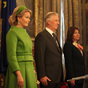 Le roi Philippe et la reine Mathilde de Belgique reçus par Anne Hidalgo, maire de Paris, lors de la visite du couple royal en France, le 15 octobre 2024. © Jonathan Rebboah / Panoramic / Bestimage 