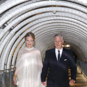 La reine Mathilde et le roi Philippe de Belgique lors d'un dîner au centre Pompidou à Paris autour de l'exposition "Surréalisme" le 15 octobre 2024. © Denis Guignebourg / Bestimage 